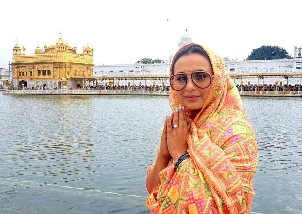Amritsar: Bollywood actress Rani Mukerji visit at the Golden Temple, in Amritsar on Saturday, March 18, 2023.(Photo:Pawan sharma/IANS)