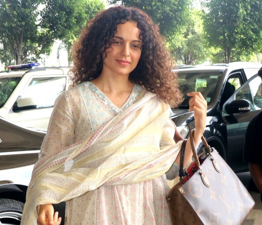 Mumbai : Indian Actress Kangana Ranaut Spotted At Mumbai Airport on Wednesday, March 29, 2023.(Photo: Sanjay Tiwari/IANS)