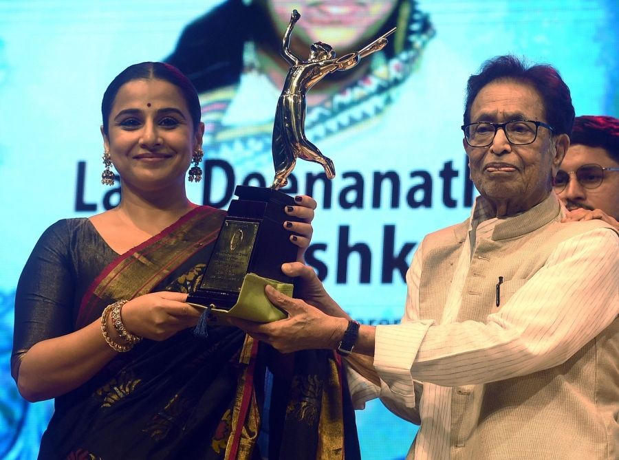 Mumbai: Indian musical composer Hridaynath Mangeshkar confers 'Lata Deenanath Mangeshkar Awards 2023' to Actress Vidya Balan at Sri Shanmukhananda Chandrasekarendra Saraswathi Auditorium,in Mumbai, on Monday, April 24, 2023.(Photo:IANS)