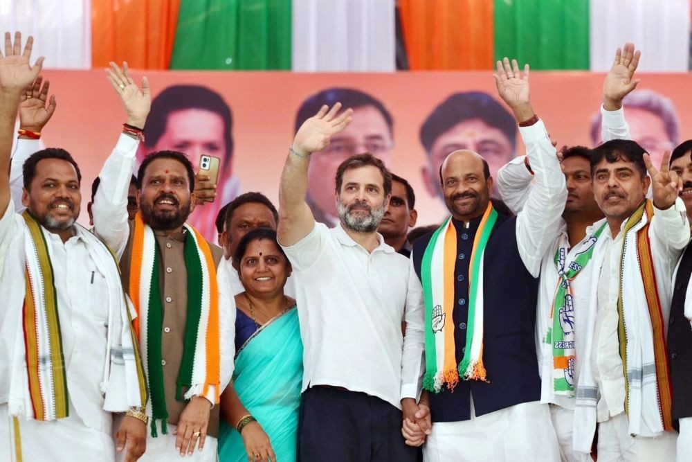 Bidar: Congress leader Rahul Gandhi with party members during a public event at Balki in Bidar district on Monday, April 17, 2023. (Photo: Dhananjay Yadav/IANS)