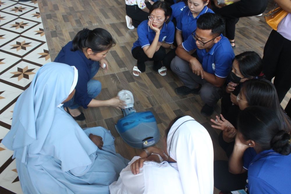 NEISSR students getting a hands on training on basic life support at the training programme organized by the Red Ribbon Club, NEISSR in collaboration with IQAC Cell and CIHSR on April 29 at Peace Center, 7th Mile, Chümuokedima.