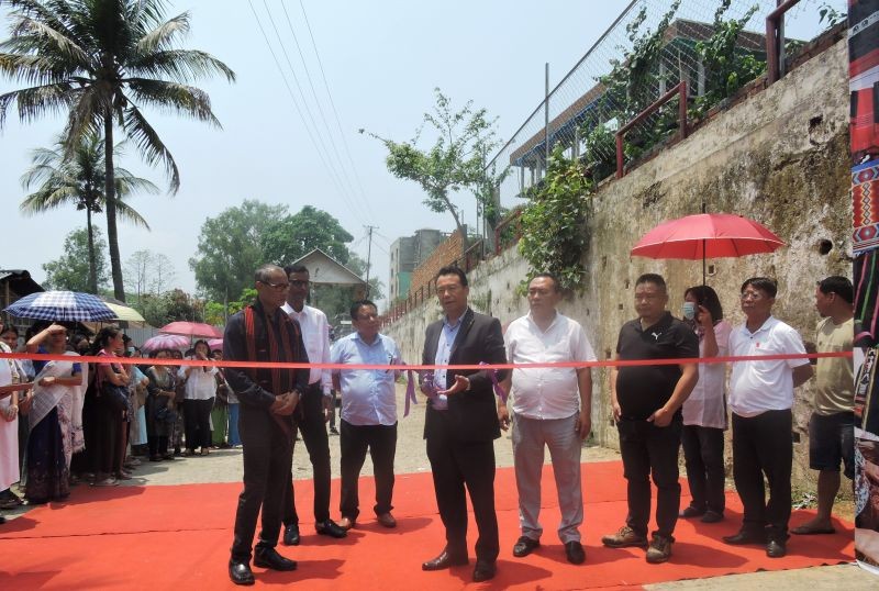 Handloom exhibition was inaugurated by Vitsutho Nyuthe, Managing Director, NHHDC Ltd., Dimapur on April 28. Organized by the Nagaland Handloom & Handicrafts Development Corporation and sponsored by the Office of the Development Commissioner (Handlooms) Ministry of Textiles, New Delhi, the exhibition will continue till May 11. All together there are 60 participants from Assam, Manipur and from the various districts of the home state, Nagaland, exhibiting varieties of Handloom  crafted Products, stated a press release from the Project Manager, NHHDC Ltd.