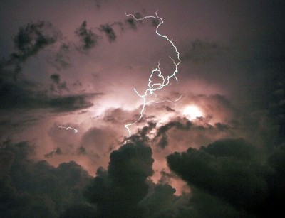 Lightning strikes kill 9 in Bangladesh
