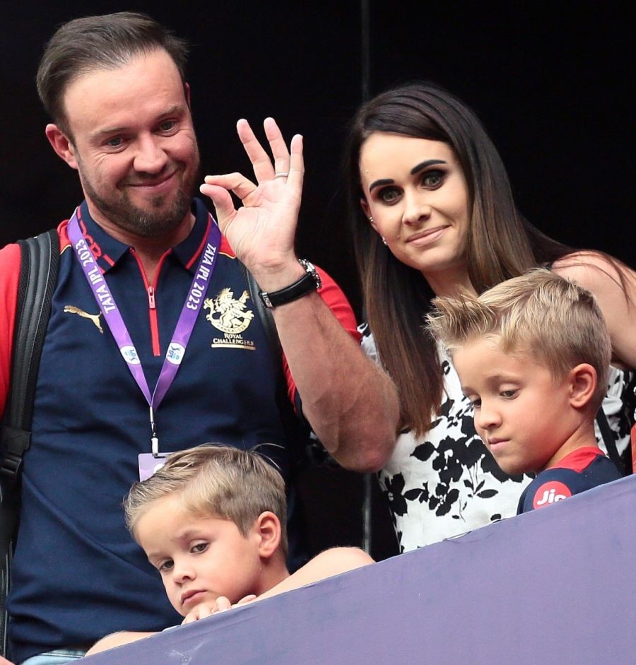 Bengaluru : Former RCB player AB de Villiers along with his wife Danielle de Villiers and kids ahead of RCB's first match of the IPL 2023 against Mumbai Indians, in Bengaluru on Sunday, April 02, 2023. (Photo:IANS)