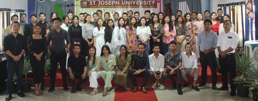 The alumni members of SJU who attended the reunion on April 15.