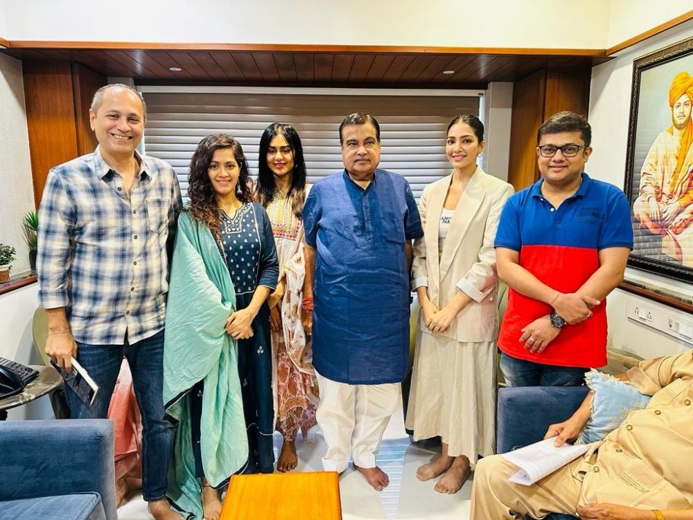 : Union Minister of Road Transport and Highways Nitin Gadkari meets film producer Vipul Shah, actor Adah Sharma and 'The Kerala Story' team, in Mumbai, on Thursday, May 25, 2023.(Photo: IANS/Twitter)