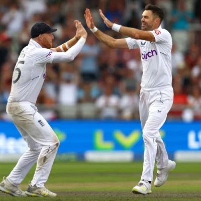 Nobody can cope with England, Anderson warns Australia ahead of Ashes series