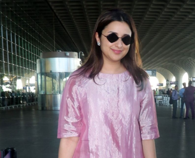 Mumbai: Actress Parineeti Chopra spotted at airport, in Mumbai, on Thursday, May 25, 2023. (Photo: Sanjay Tiwari/IANS)