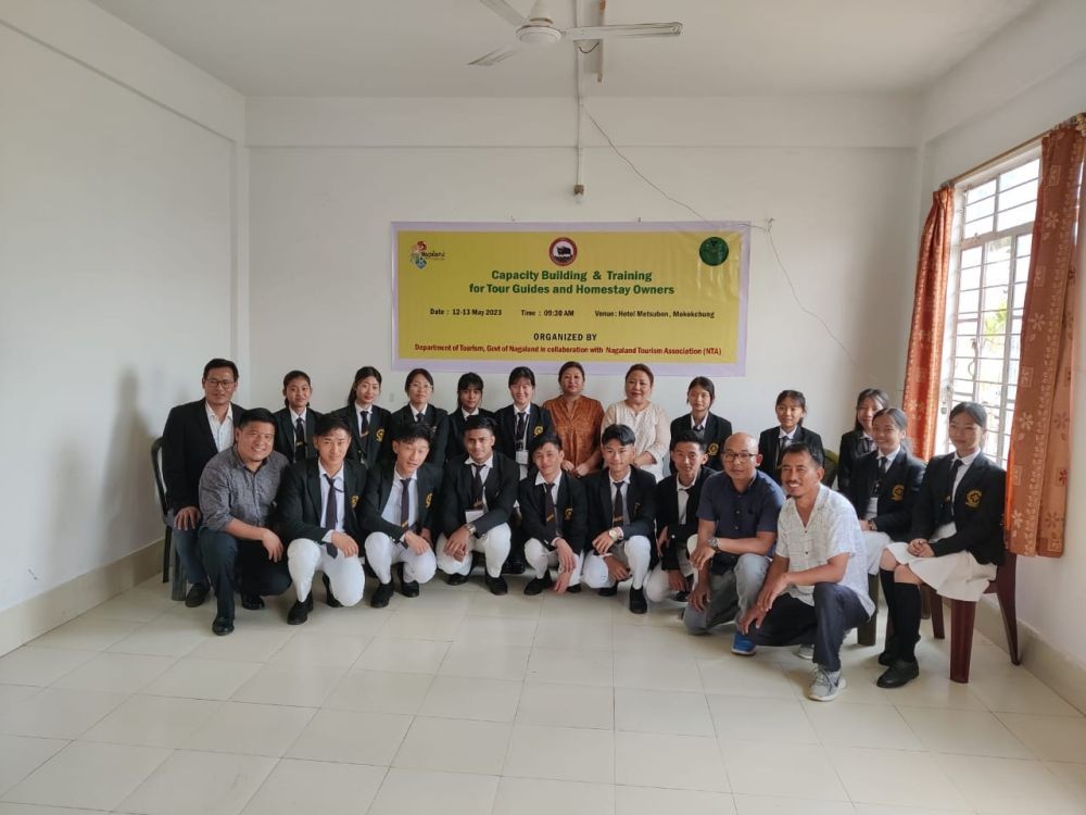 Imtisenla Keditsu and resource persons with participants of capacity building and training at Mokokchung.