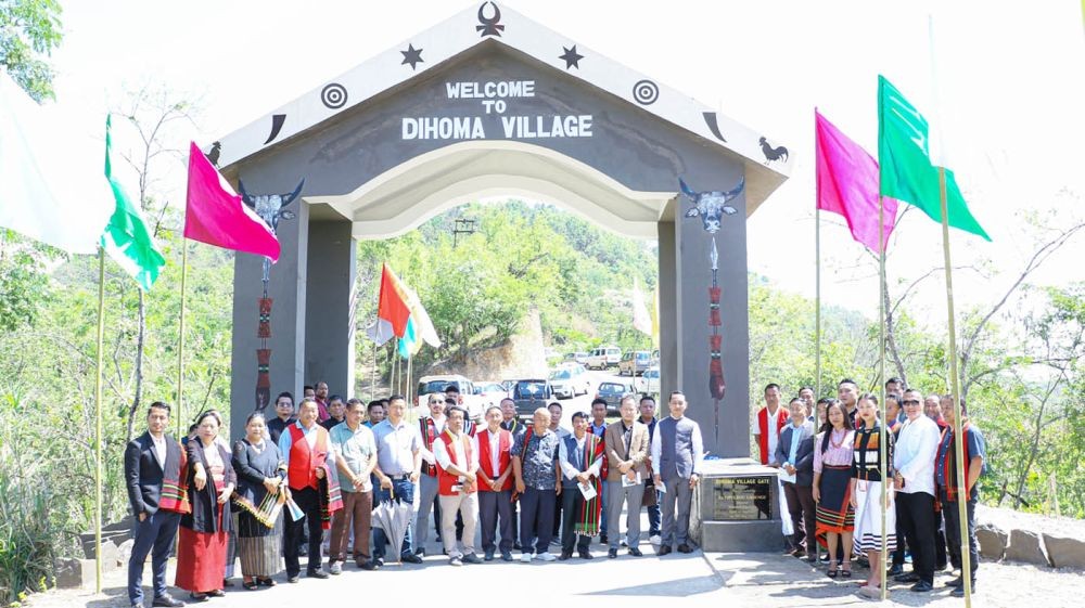 Er Vipulhou Lhoungu with others during the inauguration of Dihoma village gate on May 29.
