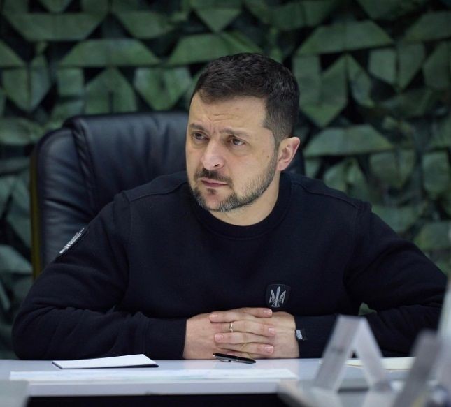 Japanese student dresses like Zelensky for graduation ceremony.(photo:Instagram)