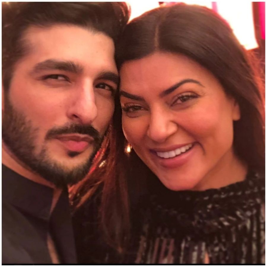 Sushmita posts photo with ex-beau Rohman Shawl, says 'nice picture'