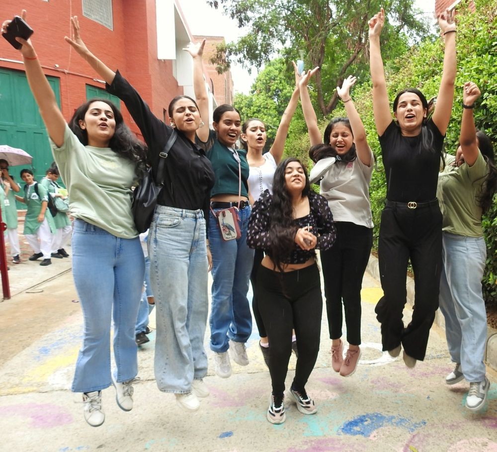 New Delhi: Students jubilate after the CBSE Class 12th result at St. Thomas School in New Delhi on Friday, July 22, 2022. (Photo: Anupam Gautam/IANS)