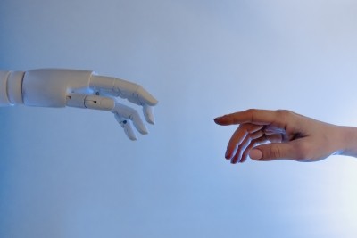 Robots may help AI gain human-like cognition: Study