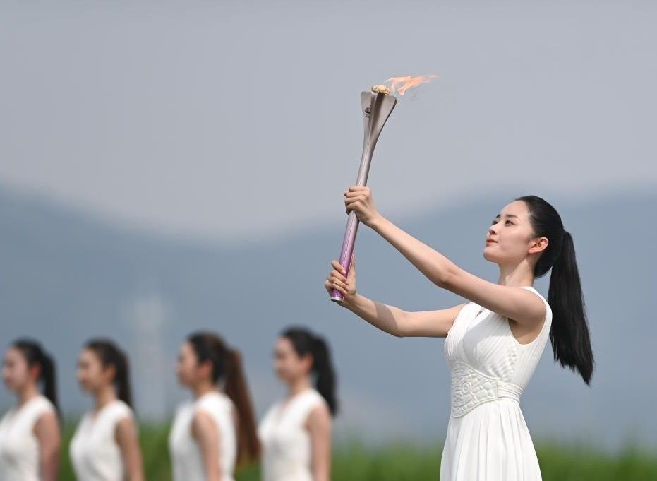 Flame for Hangzhou 2022 Asian Games lit in Liangzhu culture site.(photo:Xinhua/IANS)