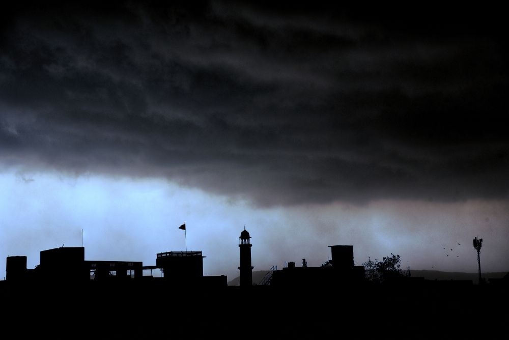 Jaipur: Dark clouds hover in the sky in Jaipur, on Thursday, June 01, 2023.(Photo: IANS/Ravishankar Vyas)