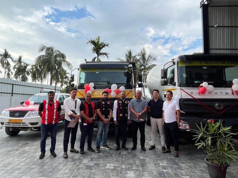 MLA & Advisor, Temjenmenba (third from right) along with the heads of JK Trucking and Daimler India Commercial Vehicles at JK Trucking proprietorship, located near HP petrol pump in Chümoukedima district on June 8. (Morung Photo)