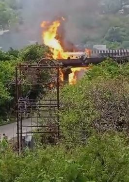 4 dead, 3 injured as chemical tanker catches fire on Mumbai-Pune Expressway