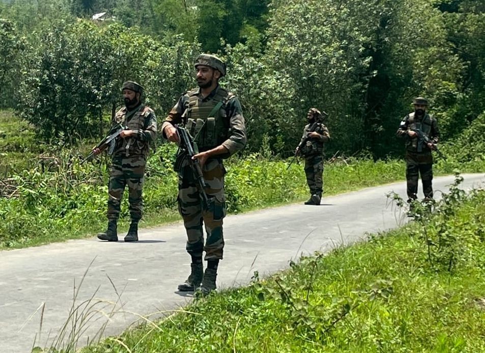 Militants kill 3 village defence force volunteers in Manipur