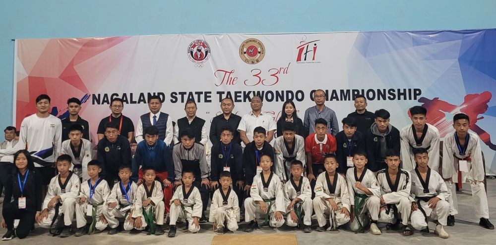 Team Champion DYRS with dignitaries.