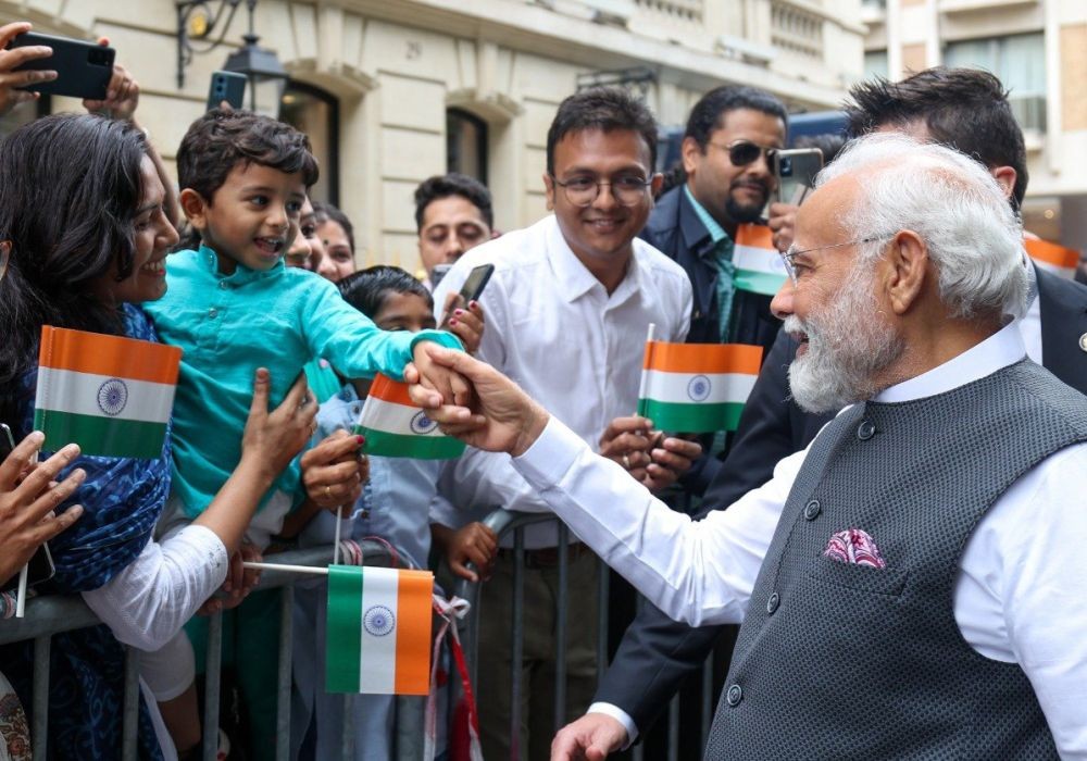 Paris : Prime Minister Narendra Modi is being welcomed by the Indian diaspora upon his arrival on Thursday, July 13, 2023. (Photo:IANS/Twitter:@narendramodi)