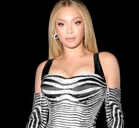 Beyonce's handsome bodyguard sends fans into frenzy with shirtless pics