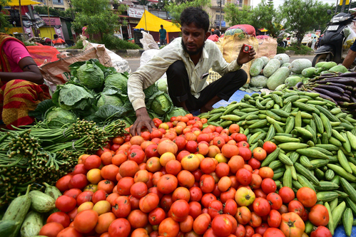 Not just tomatoes: Wider range of food items drive 7%-plus inflation