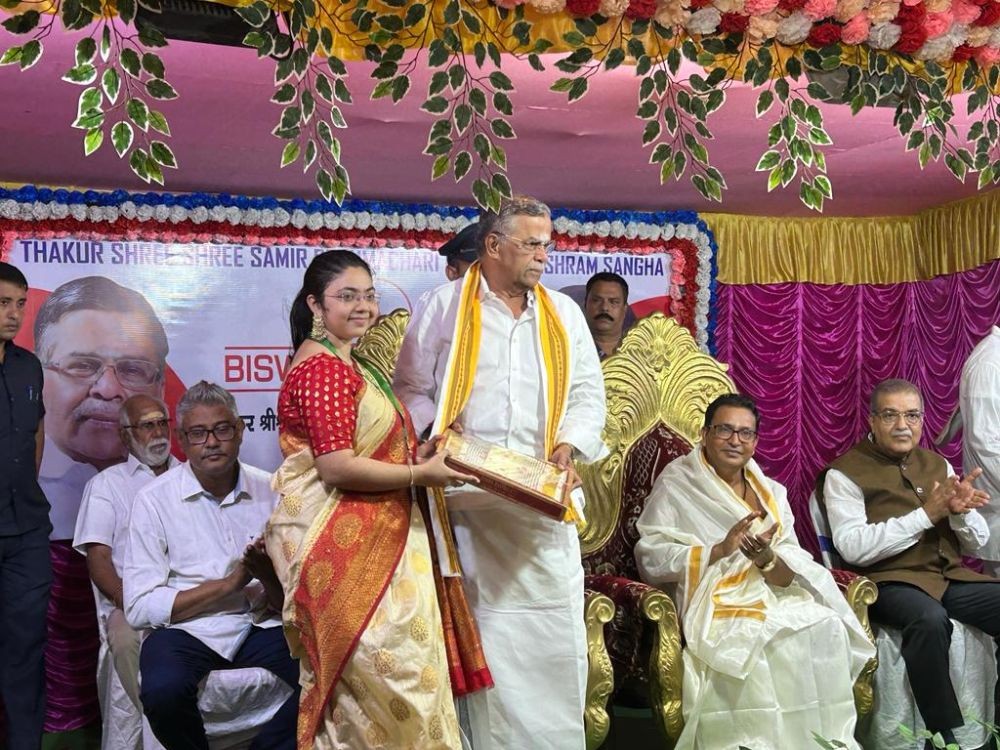 Governor graced Ganpati Utsav & Padmabandhan Cermonyat Biswamata Temple, Kolkata on September 18.