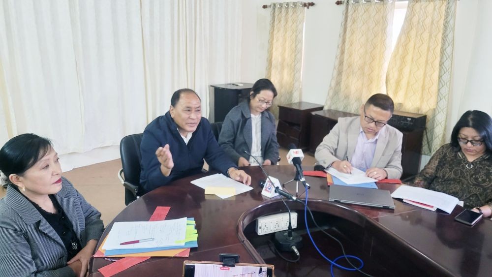 Dr E Motsuthung Patton and others during media interaction in connection with dengue outbreak on October 27 in Kohima. (Morung Photo)