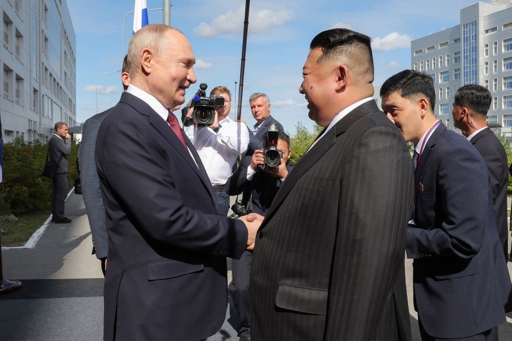 North Korean leader Kim Jong-un (R) is greeted by Russian President Vladimir Putin at the Vostochny Cosmodrome space launch center in the Russian Far East on Sept. 13, 2023, in this photo released by the North's official Korean Central News Agency the next day. (Photo:IANS/Yonhap)