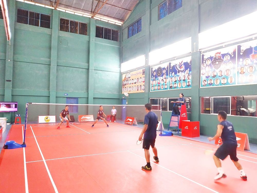 Action from one of the matches on the opening day of the Li-Ning 45th Nagaland State Masters Open Badminton Championship 2023 at the DBC Indoor Stadium, Dimapur. (Morung Photo)