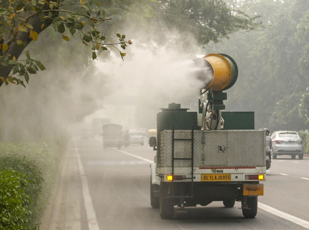 New Delhi : An anti-smog gun spray water to control dust to prevent air pollution in New Delhi on Thursday, November 02, 2023. (Photo: IANS/Wasim Sarvar)