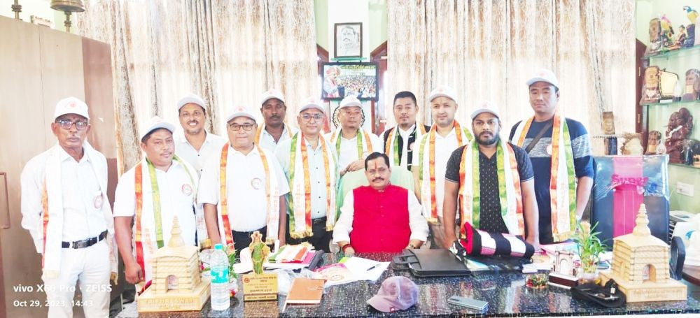 A delegation from Bhartiya Railway Mall Godam Shramik Sangh, Nagaland Division led by president, K Yepthomi, Secretary; Limitsung Sangtam and others held a meeting with BRMGSS in presence of national organizing secretary, Digambar Prasad Meheta along with joint secretary, Himbahadur Sonar, President and Secretary of Tinsukia division and other dignitaries of several states at Simrahi ,Bihar.