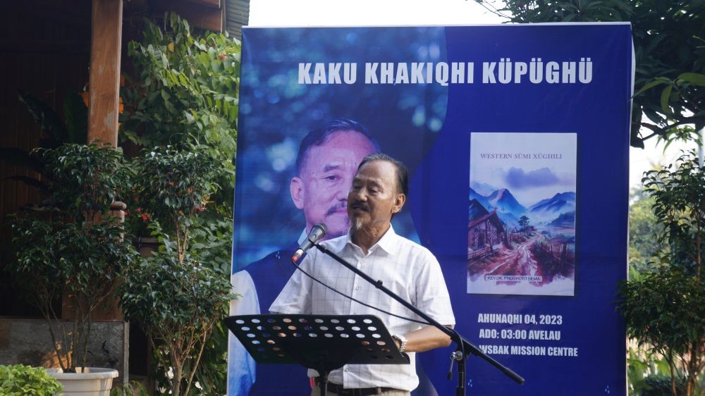 Rev Dr Phughoto Sema addressing the gathering during the launch of his book, "Western Sümi Xüghili."  (Morung Photo)