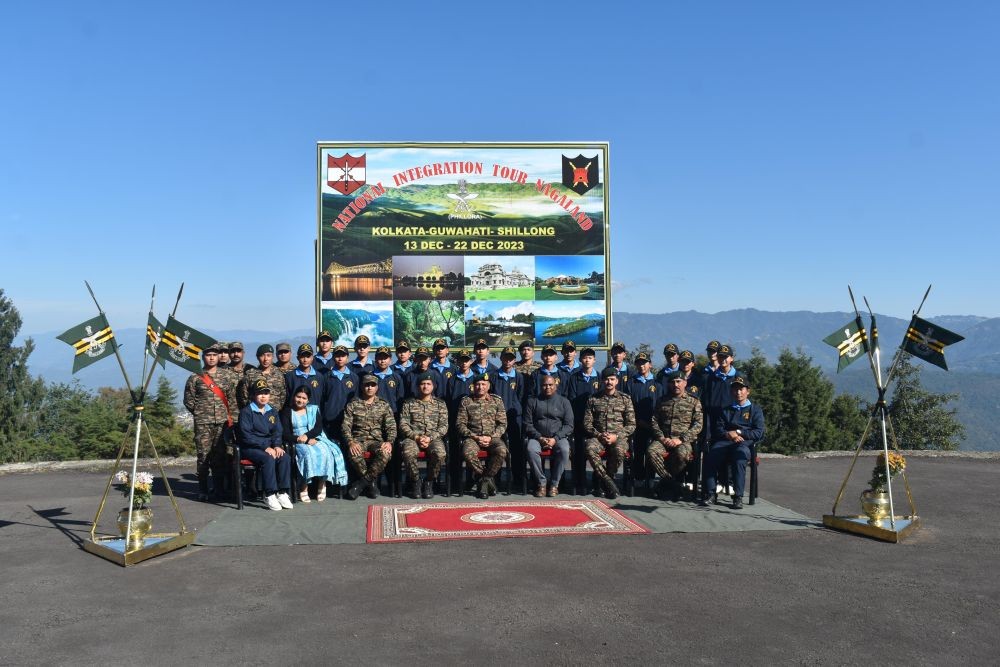 National Integration Tour comprising of 20 students and three teachers from Loyola Higher Secondary School was flagged-in on December 22.