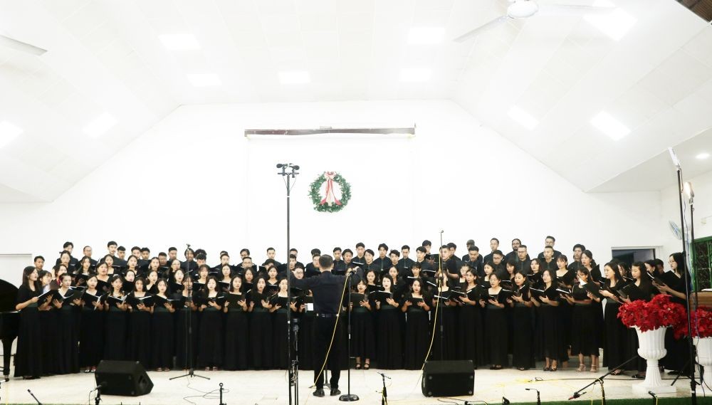Members of the MSSM Chorus present a song  during the Margaret Shishak School of Music’ Patkai Christian College (Autonomous) annual Christmas Tree Lighting & Concert on December 3 at the Bundrock Chapel Auditorium on December 3.