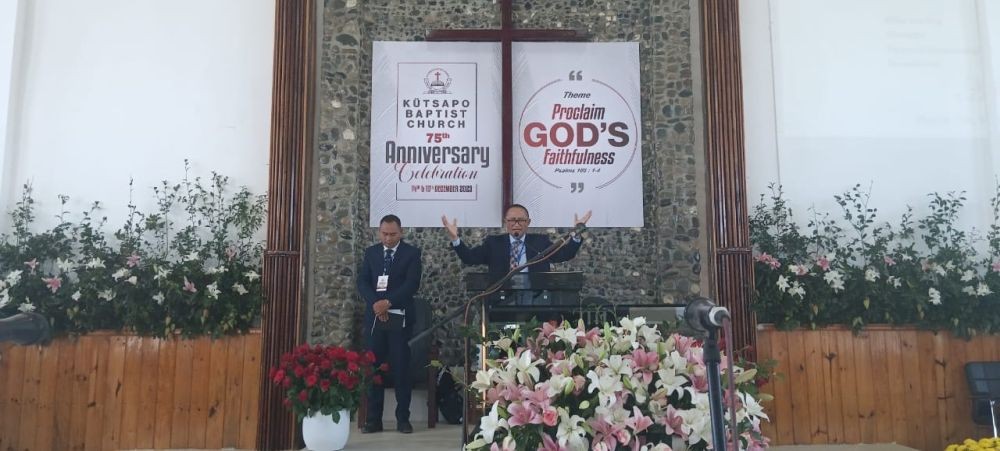 Rev Dr Zelhou Keyho speaking at the anniversary worship service on December 15. (Morung Photo)
