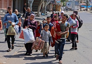 ‘Forced to move again’: Over 150,000 Palestinians have nowhere to go, says UNRWA