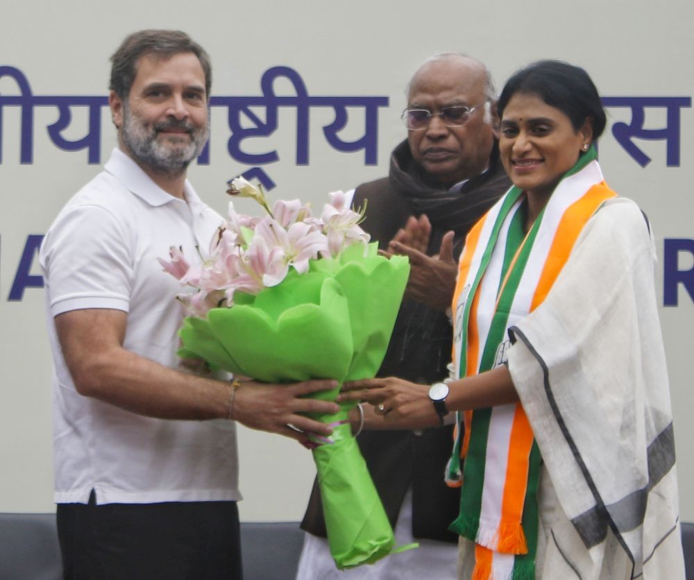 New Delhi: YSR Telangana Party founder YS Sharmila with Congress President Mallikarjun Kharge and party leader Rahul Gandhi after joining the Congress, in New Delhi on Thursday, Jan. 4, 2024. (Photo: IANS/Wasim Sarvar)