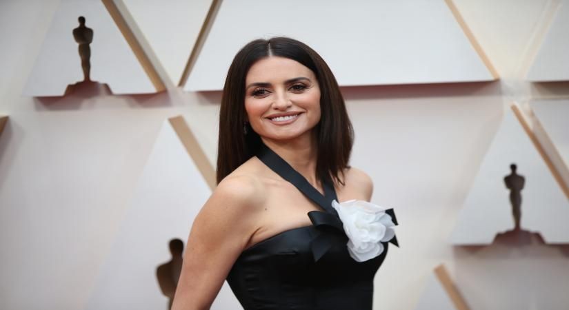 Penelope Cruz arrives for the red carpet of the 92nd Academy Awards at the Dolby Theater in Los Angeles, the United States, on Feb. 9, 2020. (Xinhua/Li Ying) (Xinhua/Li Ying/IANS)