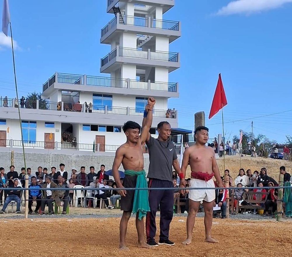 Losami wrestling champion Chenewe Swuro with runner up.
