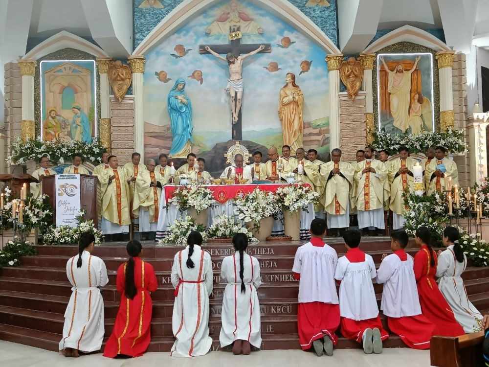Bishop James Thoppil and other priests presides over ACWA golden jubilee mass on January 28 at Christ The King Church in Kohima Village.