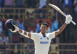 'Yashasvi Jaiswal has not learnt from you': Naseer Hussain hits out at Ben Duckett for 'credit' remark