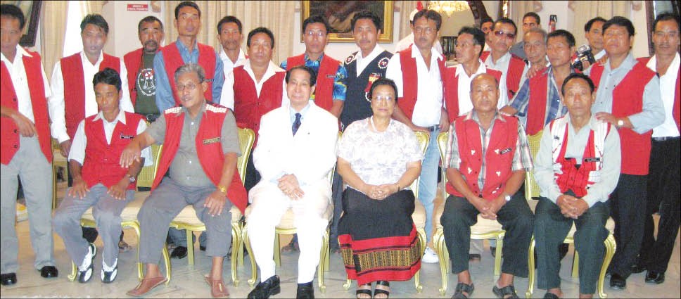 Goa Governor Dr. SC Jamir and his lady wife (center) with the visiting Gaonburas from Dimapur. The GBs met with the former Nagaland chief minister at the Raj Bhavan today in Goa .