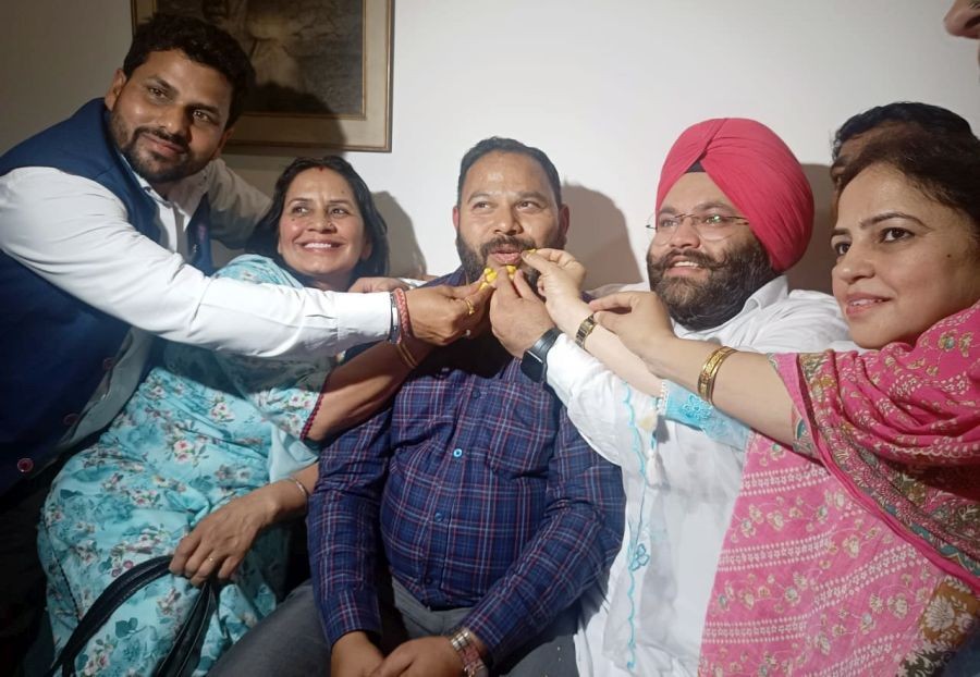 AAP councillor Kuldeep Kumar celebrates after the Supreme Court declared him as winner and Mayor of union territory of Chandigarh, in Chandigarh, Tuesday, Feb. 20, 2024.(IANS)