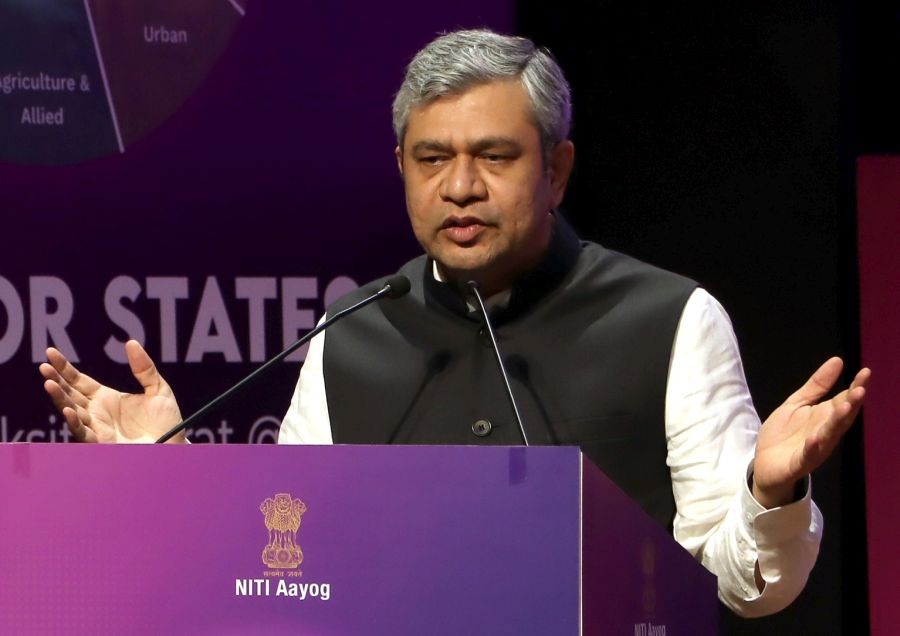 Union Minister for Railways, Communications, Electronics and Information Technology, Ashwini Vaishnaw addresses at the launch event of NITI For States Platform & ‘Viksit Bharat Strategy Room’ also “SAMARTH” training modules oragnized at Rang Bhawan Auditorium of Akashvani Bhawan, in New Delhi on March 07, 2024.(IANS/Wasim Sarvar)