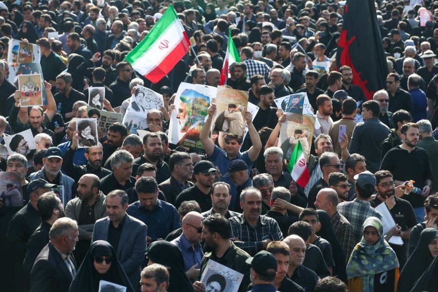 Millions attend funeral procession for Iran's Raisi in Tehran (Photo credit: DPA)