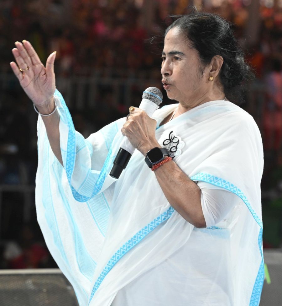 West Bengal Chief Minister Mamata Banerjee addresses an election rally amid Lok Sabha polls in Durgapur on Monday, May 06, 2024. (Photo: IANS)