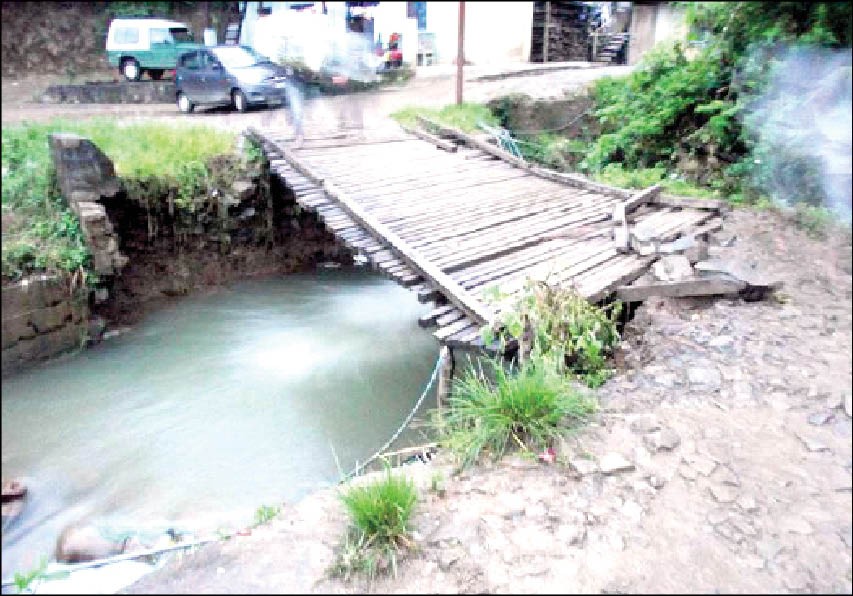 The condition of the main road which connects Wokha town to the district hospital