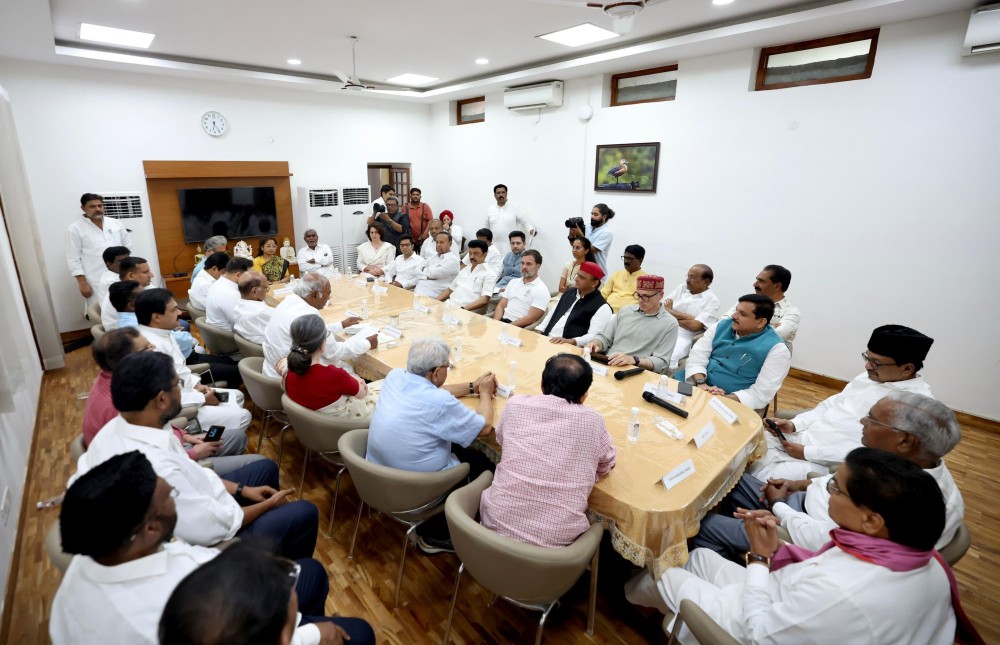 New Delhi: INDIA bloc leaders during a meeting at the residence of Congress president Mallikarjun Kharge in New Delhi, Wednesday, June 05, 2024.(IANS)